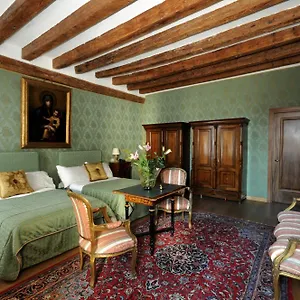 Relais Alberti Hotel