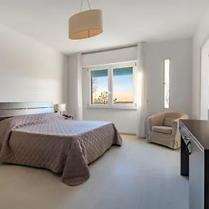 Sorriso Lido di Venezia